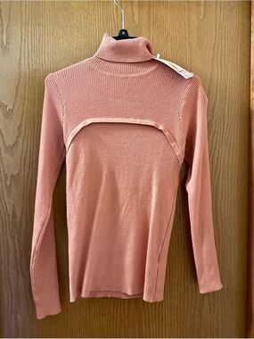 Ribbed Pink Turtleneck Sweater - Classic Fit
